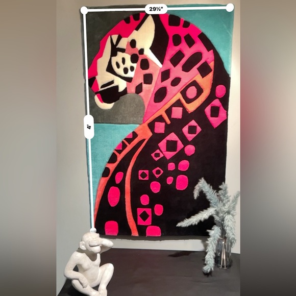 Custom tuft rug wall art, hangable, clean, smooth with glittery cutters - Picture 3 of 3